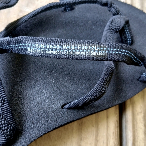 Teva Sandals Olowahu Thong Straps Flats 6840 Black slip ons women's size 10 - Picture 11 of 11